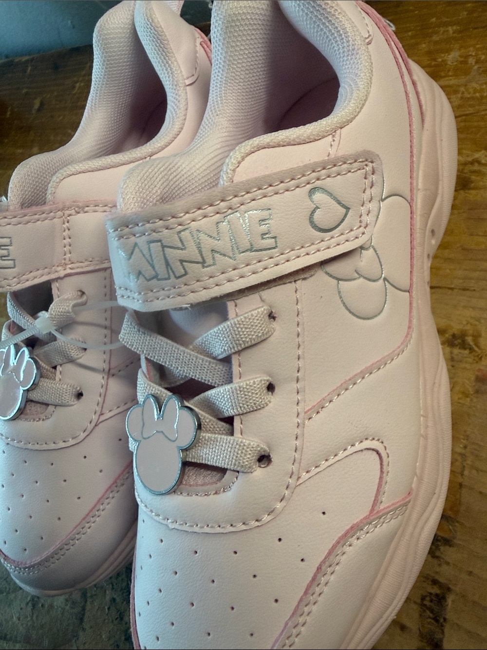 Girls, Disney, Minnie, mouse sneakers, light pink size 3 NWT - Picture 2 of 4